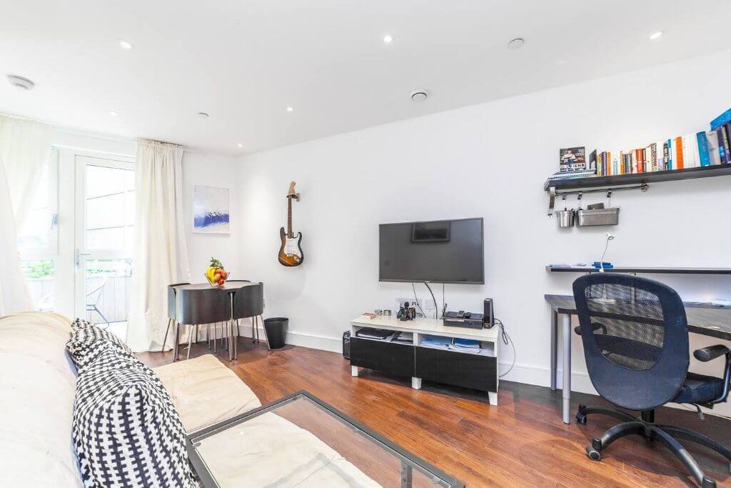 London Queensland Modern 1BDR Apt