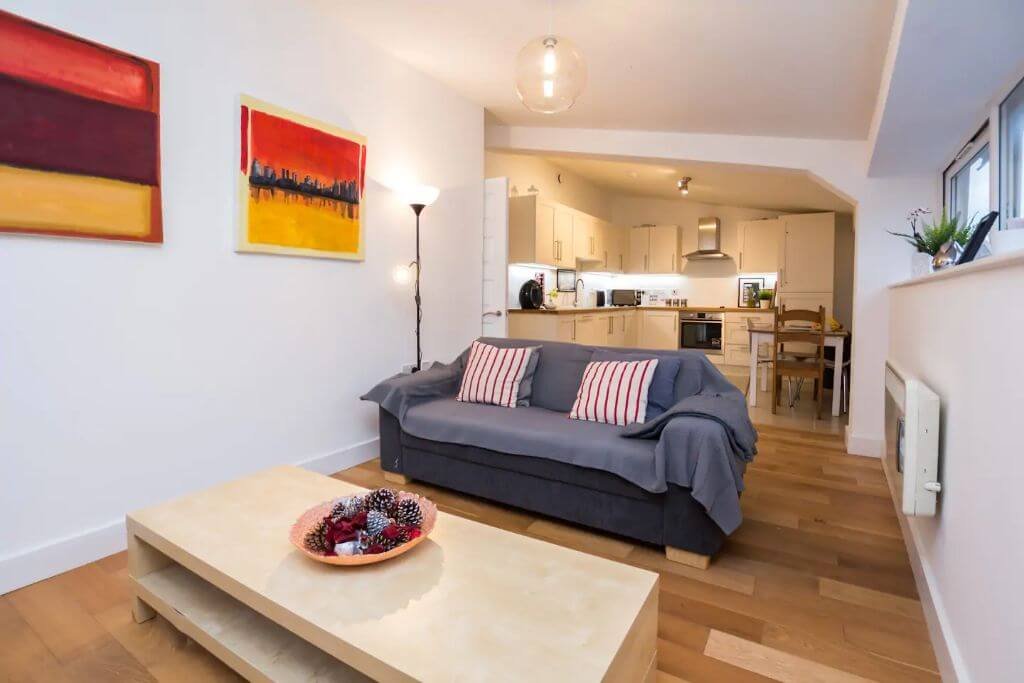 London Trinity Gardens Spacious 2BDR Apt